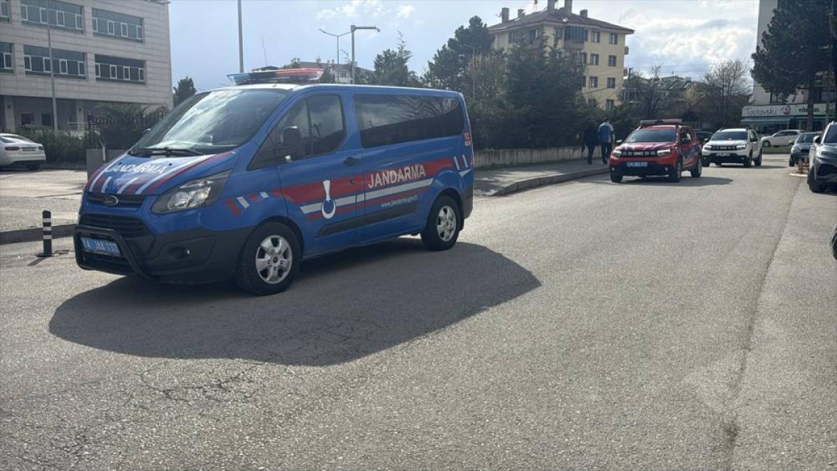 Bolu Belediyesine y&ouml;nelik "irtikap" soruşturmasında 4 ş&uuml;pheli "nitelikli dolandırıcılık" su&ccedil;lamasıyla mahkemeye &ccedil;ıkarıldı