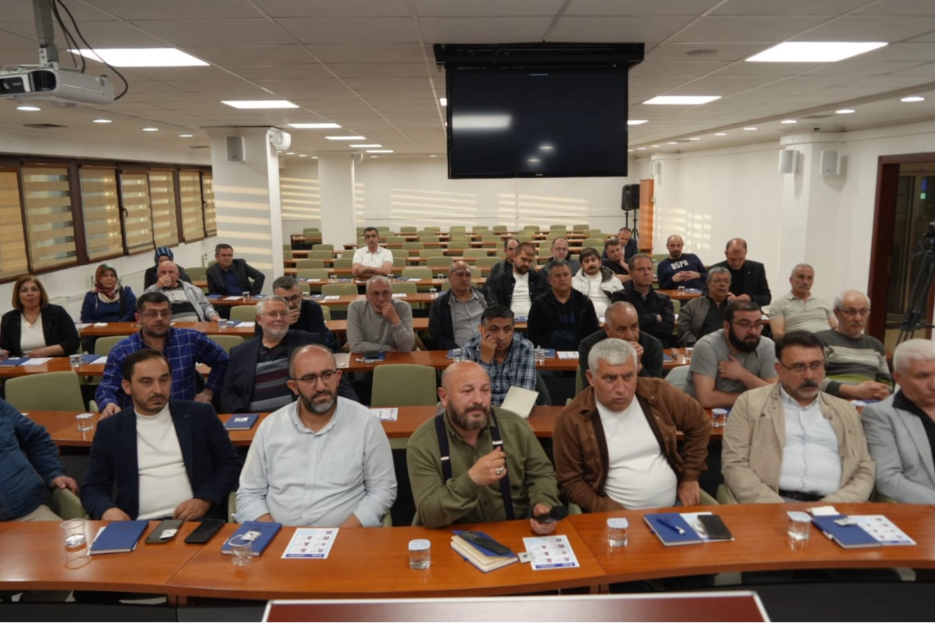 Konya&rsquo;da perakende sekt&ouml;r&uuml; masaya yatırıldı