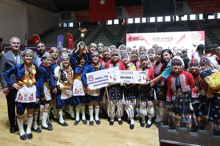 Bursa İneg&ouml;l'de 'altın adımlar'da şampiyonlar &ouml;d&uuml;llendi