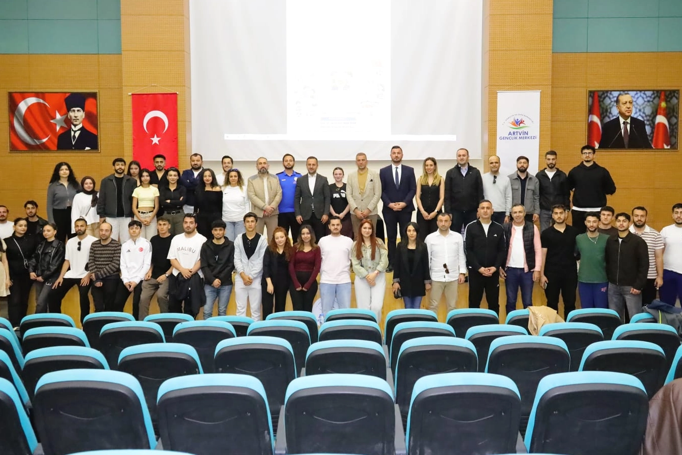 Artvin&rsquo;de 'Sporda Etik Yaklaşım ve &Ccedil;ocuğun Korunması' eğitim programına yoğun ilgi