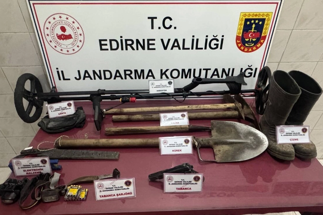 Edirne Enez'de ka&ccedil;ak kazıya 2 tutuklama