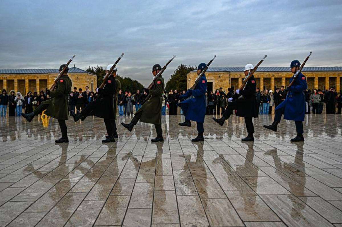 T&uuml;rkiye Tenis Federasyonu y&ouml;netimi Anıtkabir'i ziyaret etti