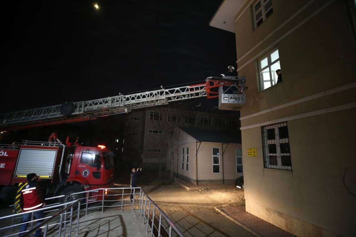 Bing&ouml;l'de lise pansiyonlarında yangın ve tahliye tatbikatı yapıldı