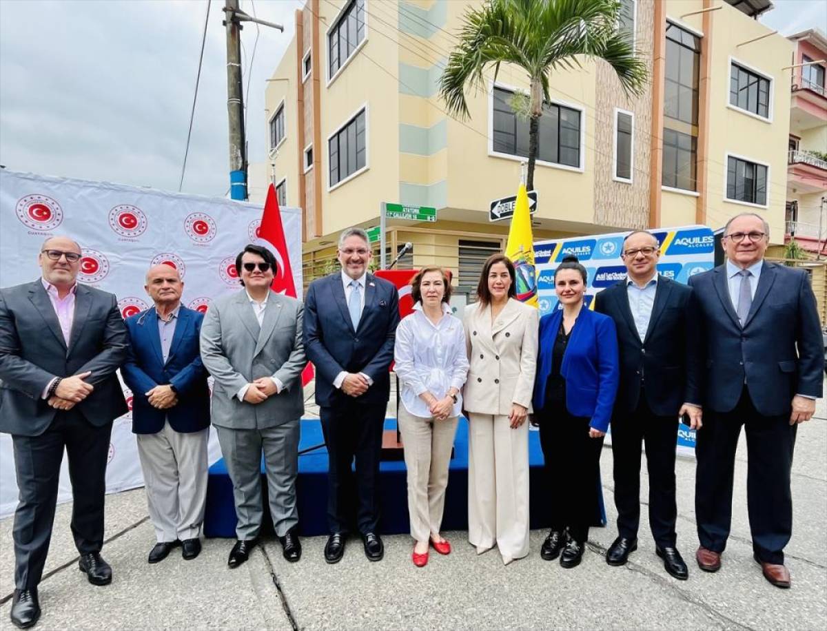 Ekvador'un Guayaquil kentinde Atat&uuml;rk Sokağı'nın a&ccedil;ılışı yapıldı