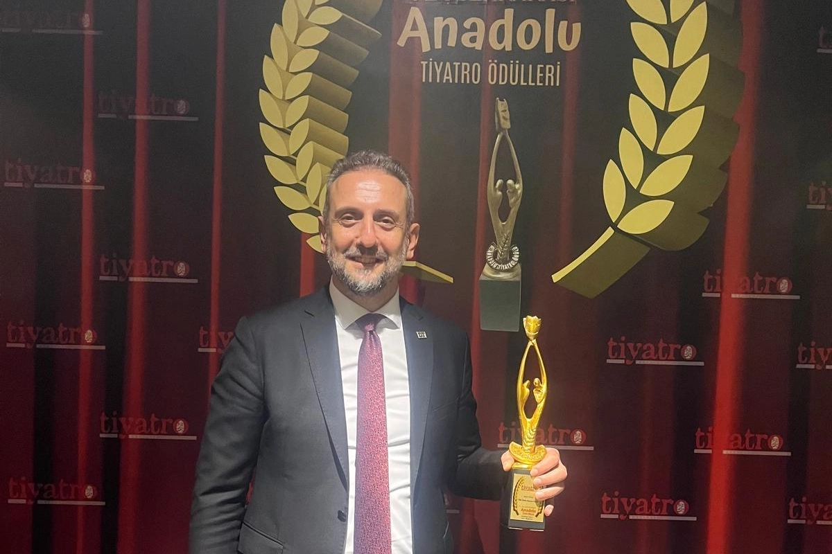 BDT M&uuml;d&uuml;r&uuml; Sezai Yılmaz&rsquo;a 'Yılın Oyuncu &Ouml;d&uuml;l&uuml;'