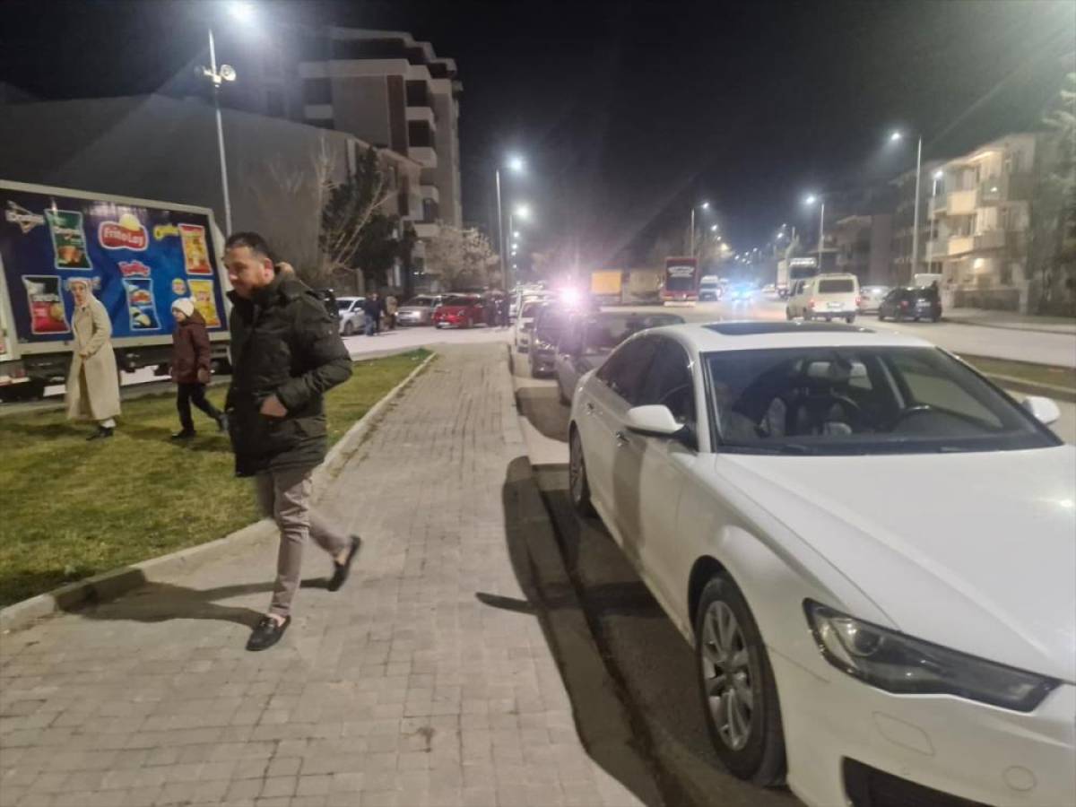 G&Uuml;NCELLEME - Tokat'ın 4 il&ccedil;esinde deprem nedeniyle eğitime ara verildi