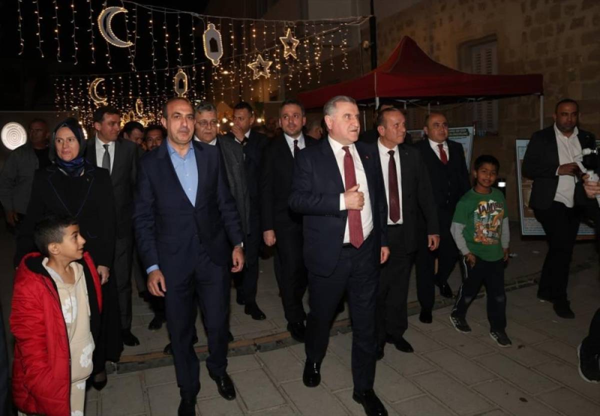 Gen&ccedil;lik ve Spor Bakanı Bak Lefkoşa'da "Ramazan Sokağı"nı ziyaret etti