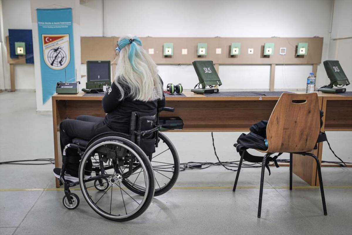 Milli para atıcı Aysel &Ouml;zgan'ın hedefi zirvedeki yerini rekorlarla sağlamlaştırmak