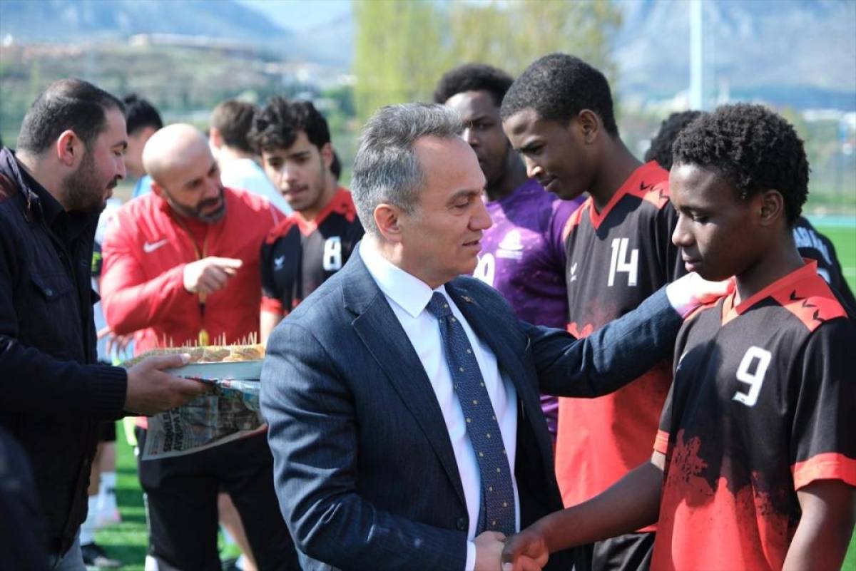Tokat'ta Şehitlere Rahmet Filistin'e Destek Liseler Arası Futbol Turnuvası başladı