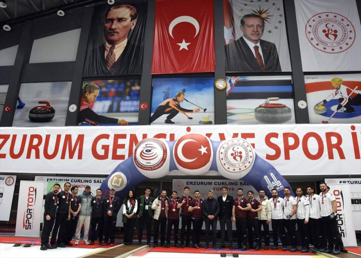 Erzurum'daki Yeşilay Curling S&uuml;per Lig m&uuml;sabakaları sona erdi