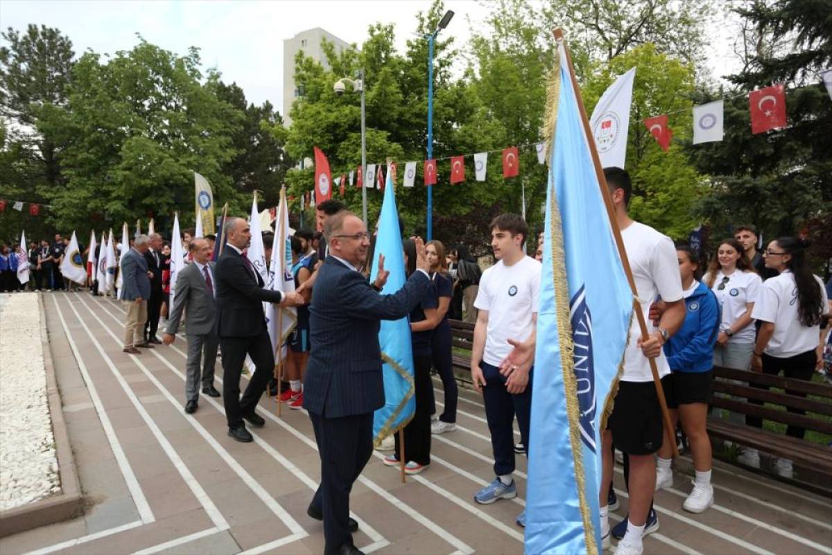 &Uuml;niversiteliler "&Uuml;nilig Gazi FEST"te buluştu