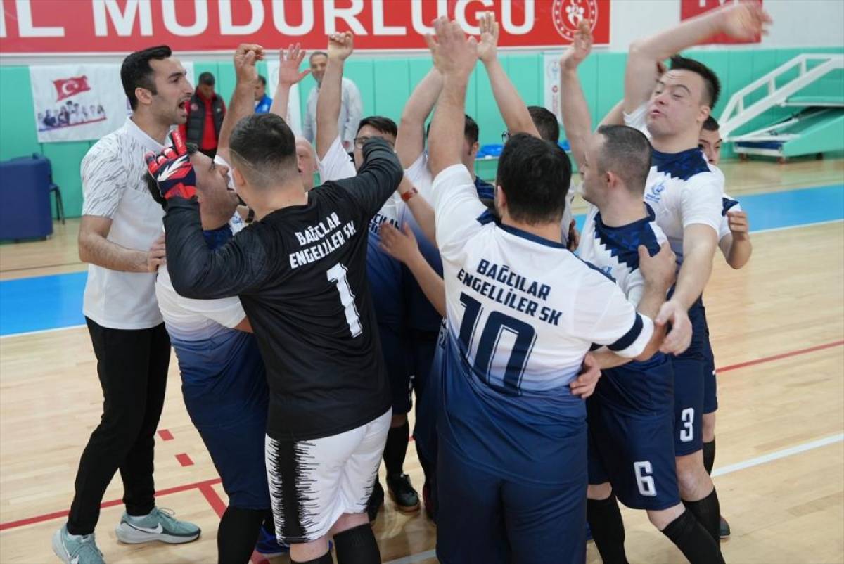Down Sendromlular Futsal T&uuml;rkiye Şampiyonası'nda ikincilik Bağcılar Belediyesinin oldu
