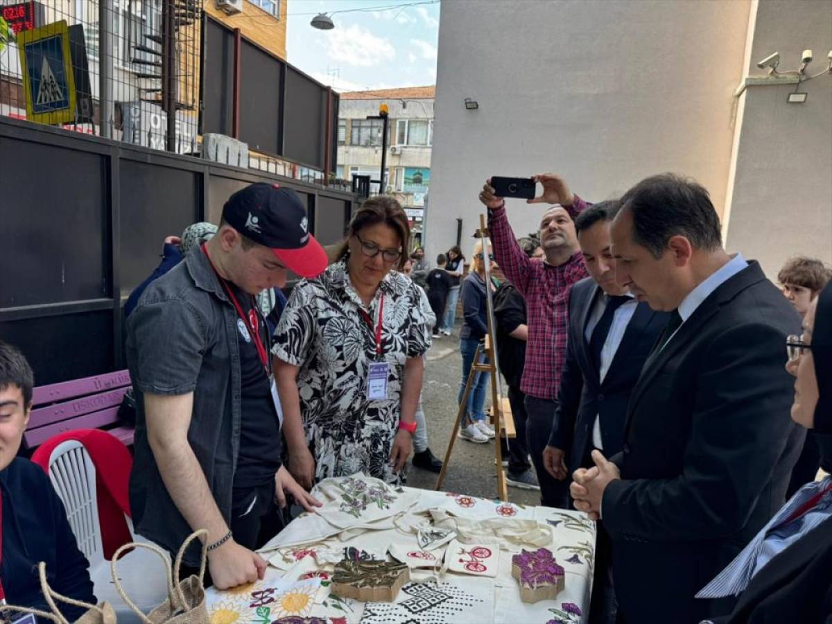 İstanbul'da &ouml;zel gereksinimli &ouml;ğrenciler T&Uuml;BİTAK Bilim Fuarı'nda projelerini sergiledi