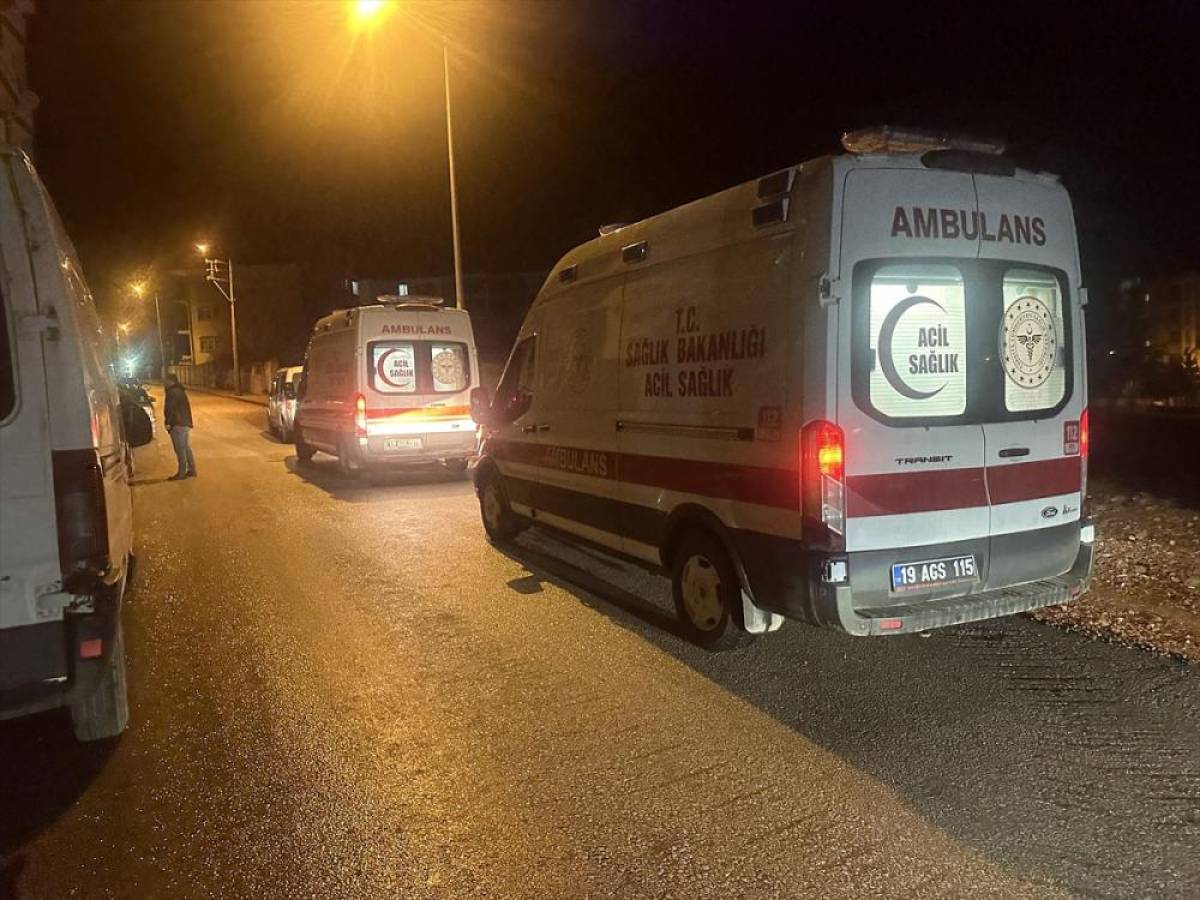 &Ccedil;orum'da karbonmonoksit gazından etkilenen karı koca hastaneye kaldırıldı