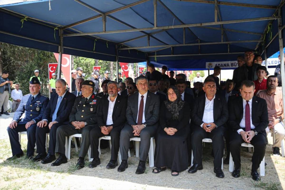 Adana'da 15 Temmuz Demokrasi ve Milli Birlik G&uuml;n&uuml; dolayısıyla şehitlikler ziyaret edildi