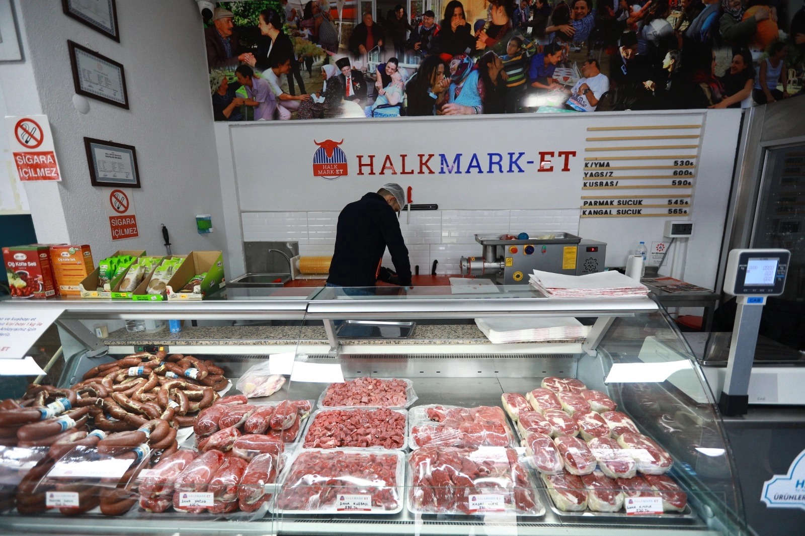 Efes Sel&ccedil;uk'ta Halk Mark-Et halkın yanında