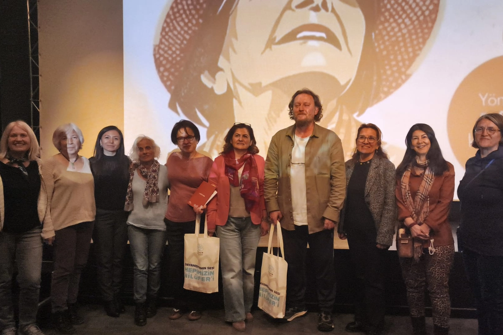 Bursa Nil&uuml;fer&rsquo;de &ldquo;İnceliklerin Şairi&rdquo; G&uuml;lten Akın anıldı