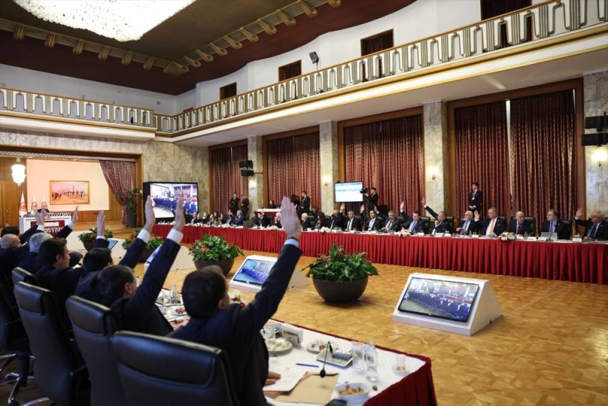 Milli Dayanışma, Kardeşlik ve Demokrasi Komisyonunun hazırladığı rapor, oy &ccedil;okluğuyla kabul edildi