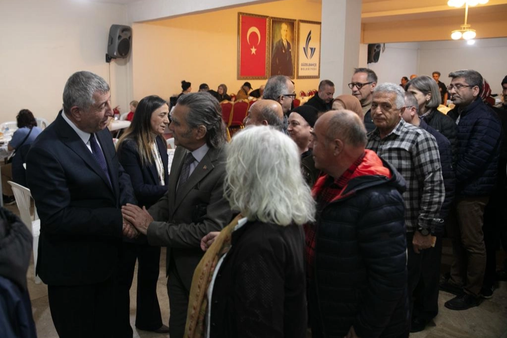 İzmir G&uuml;zelbah&ccedil;e iftar sonrası bayramlaştı