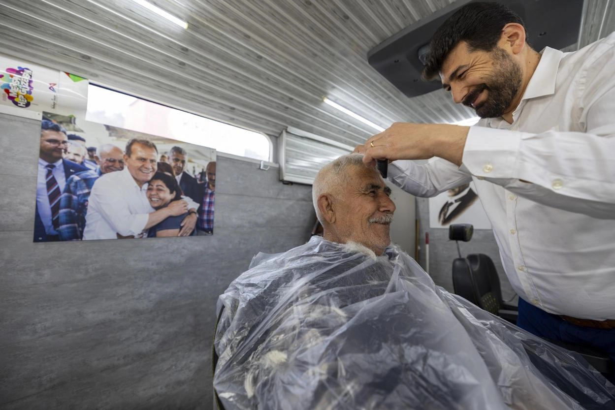 Mersin'de bayram &ouml;ncesi mobil kuaf&ouml;r hizmeti