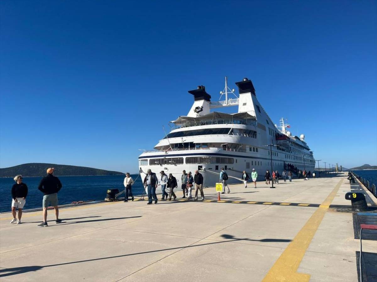 Bodrum'a "Star Legend" kruvaziyeriyle 247 turist geldi