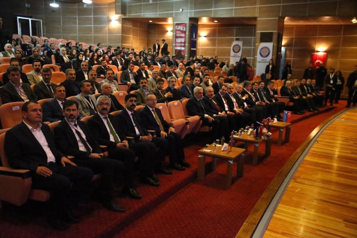 Diyarbakır'da "Dicle D&Uuml;HAK Yargı Sim&uuml;lasyonu" programı başladı