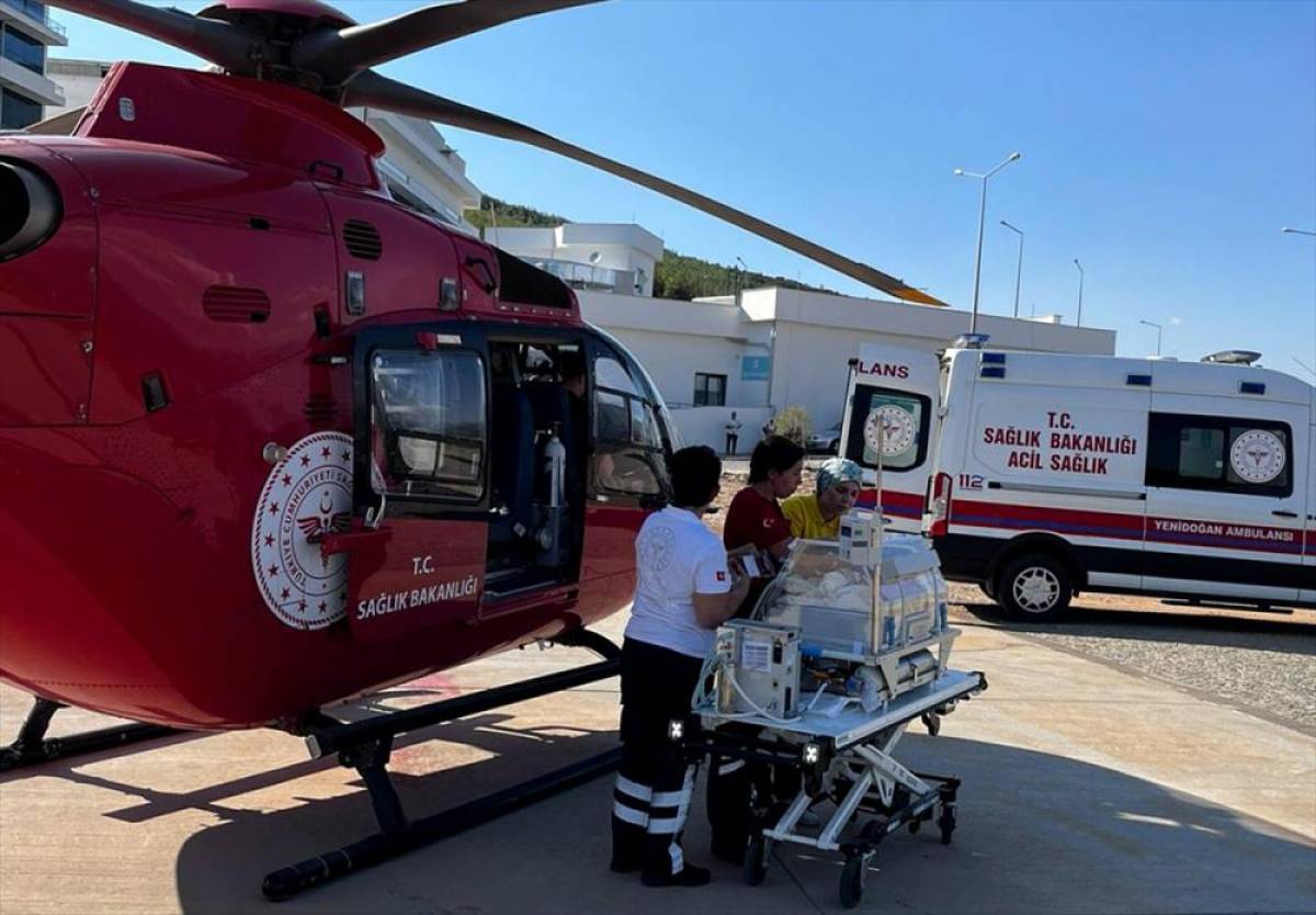 Muğla'da ambulans helikopter 1 aylık bebek için havalandı