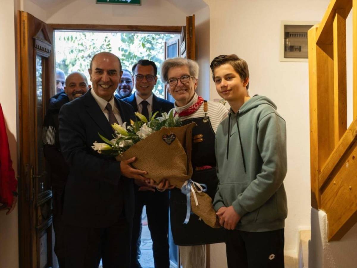 Dat&ccedil;a'da &ouml;ğrenciler sanat&ccedil;ı Aljohara Jeje ile &uuml;retim s&uuml;recini deneyimledi