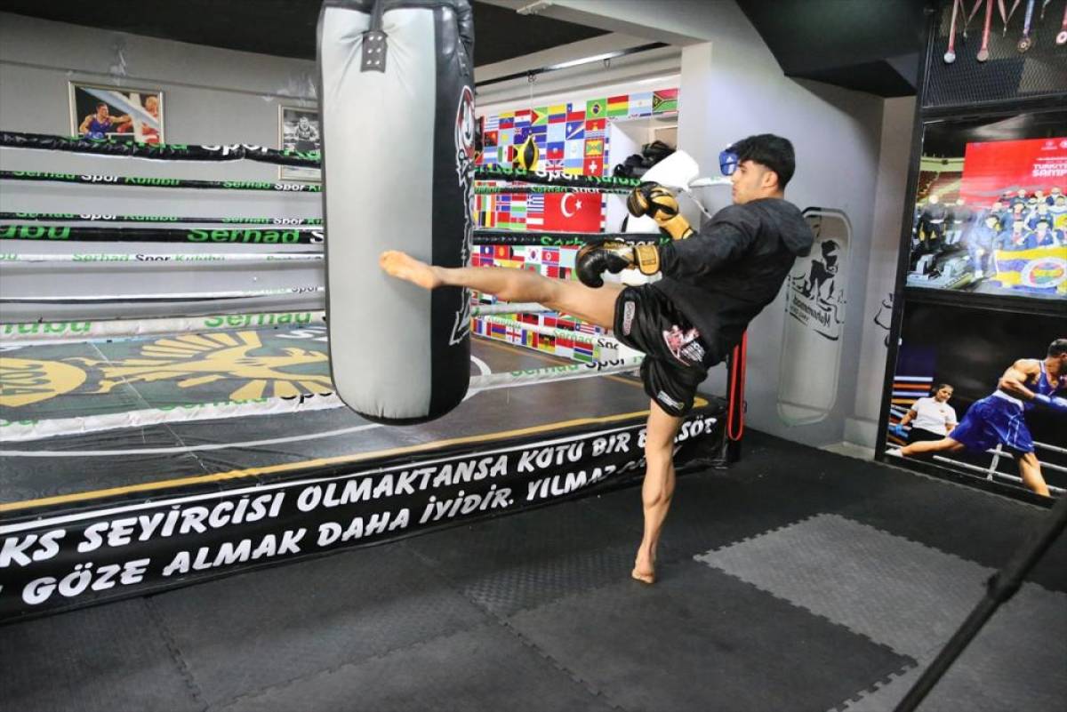 Muhammed Bilal Okay, muaythaide d&uuml;nya şampiyonluğu i&ccedil;in ringe &ccedil;ıkacak