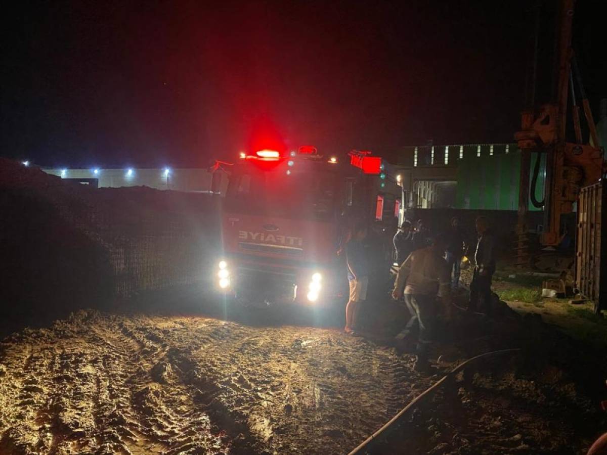 Hatay'da şantiyedeki konteynerde &ccedil;ıkan yangında 1 iş&ccedil;i hayatını kaybetti