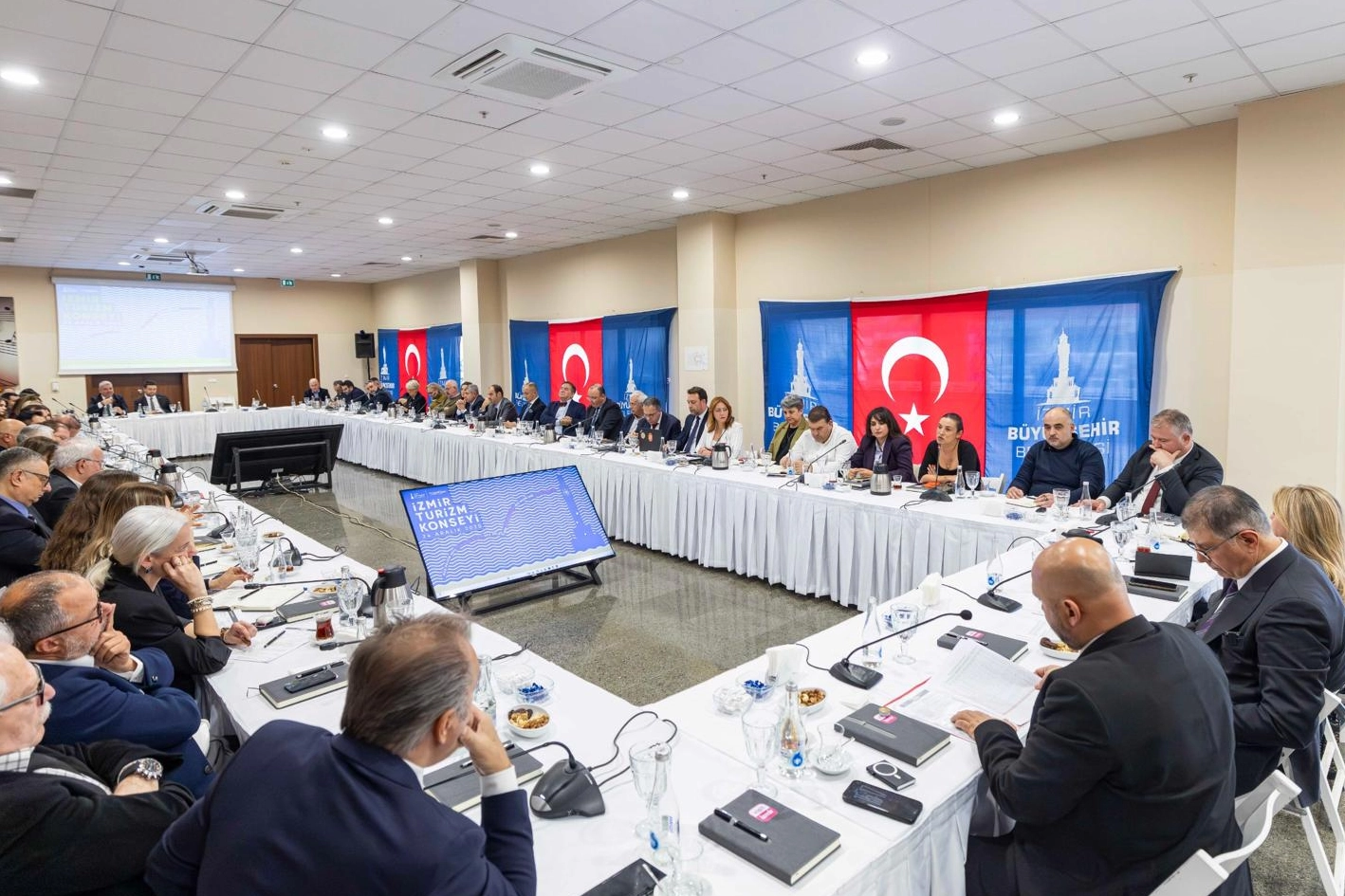 İzmir ortak aklı harekete ge&ccedil;iren kurullarla kalkınacak