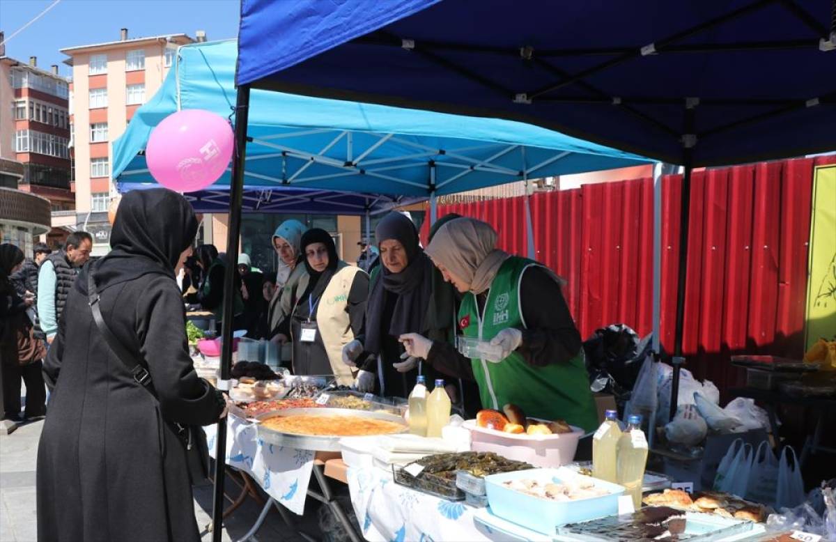 Rize'de K&uuml;resel Sumud Filosu'na destek verildi