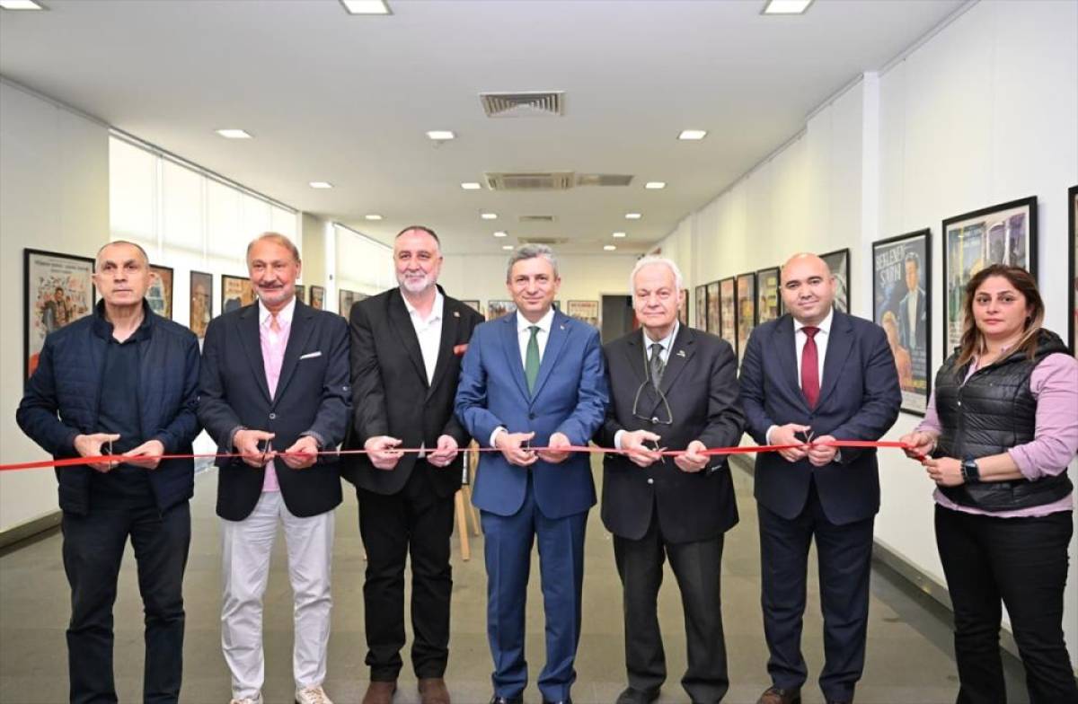 Antalya'da "Yeşil&ccedil;am Film Afişleri Sergisi" a&ccedil;ıldı