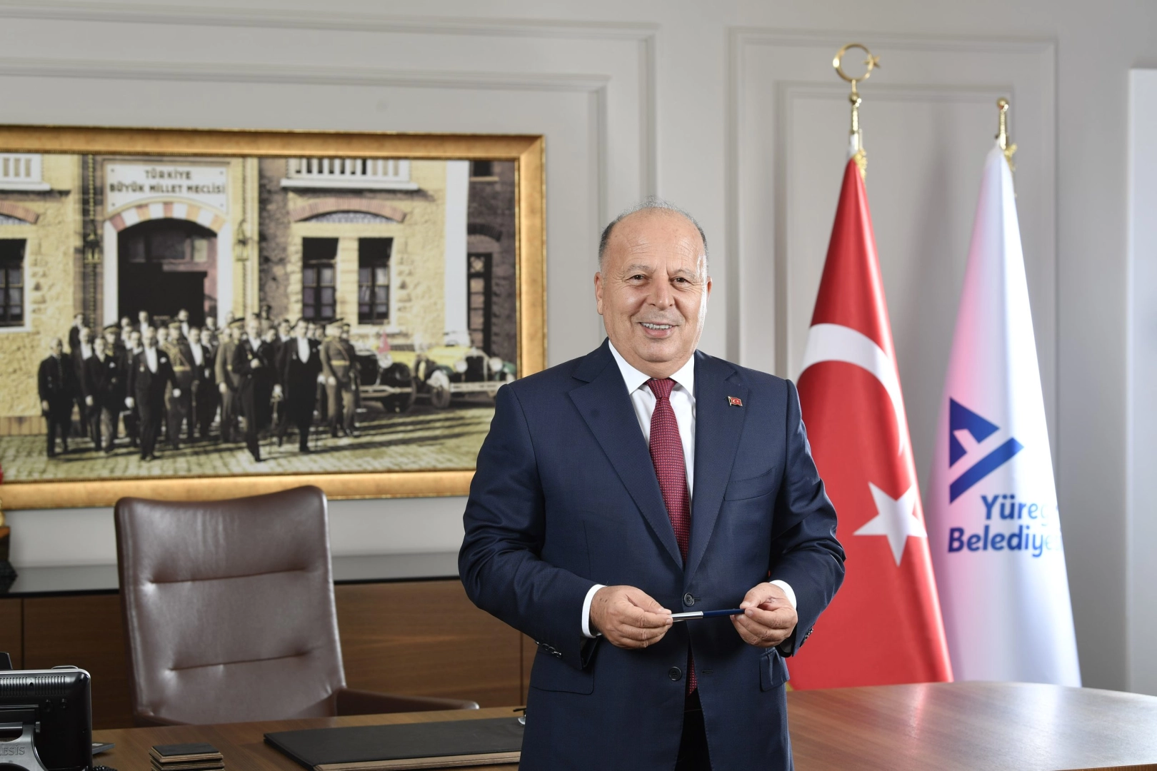 Y&uuml;reğir&rsquo;de g&ouml;revden uzaklaştırılan Demir&ccedil;alı&rsquo;dan sert tepki!