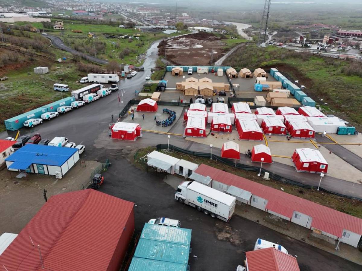 Bing&ouml;l UMKE Lojistik ve Operasyon Merkezi, D&uuml;nya Sağlık &Ouml;rg&uuml;t&uuml;'n&uuml;n bayrak teslimine hazırlanıyor