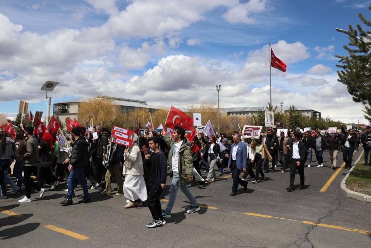 Ağrı İbrahim &Ccedil;e&ccedil;en &Uuml;niversitesi'nde "Filistin'e Destek Y&uuml;r&uuml;y&uuml;ş&uuml;" yapıldı