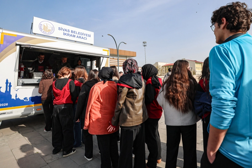 Sivas'tan &ouml;ğrencilere beslenme desteği