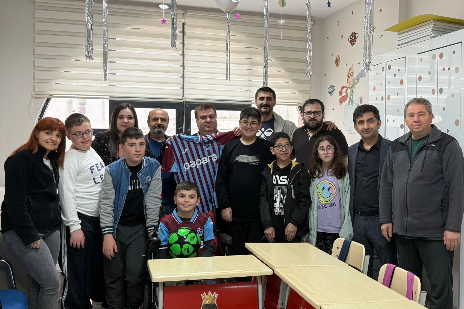 Trabzonspor sevgisi y&uuml;z&uuml;n&uuml; g&uuml;ld&uuml;rd&uuml;