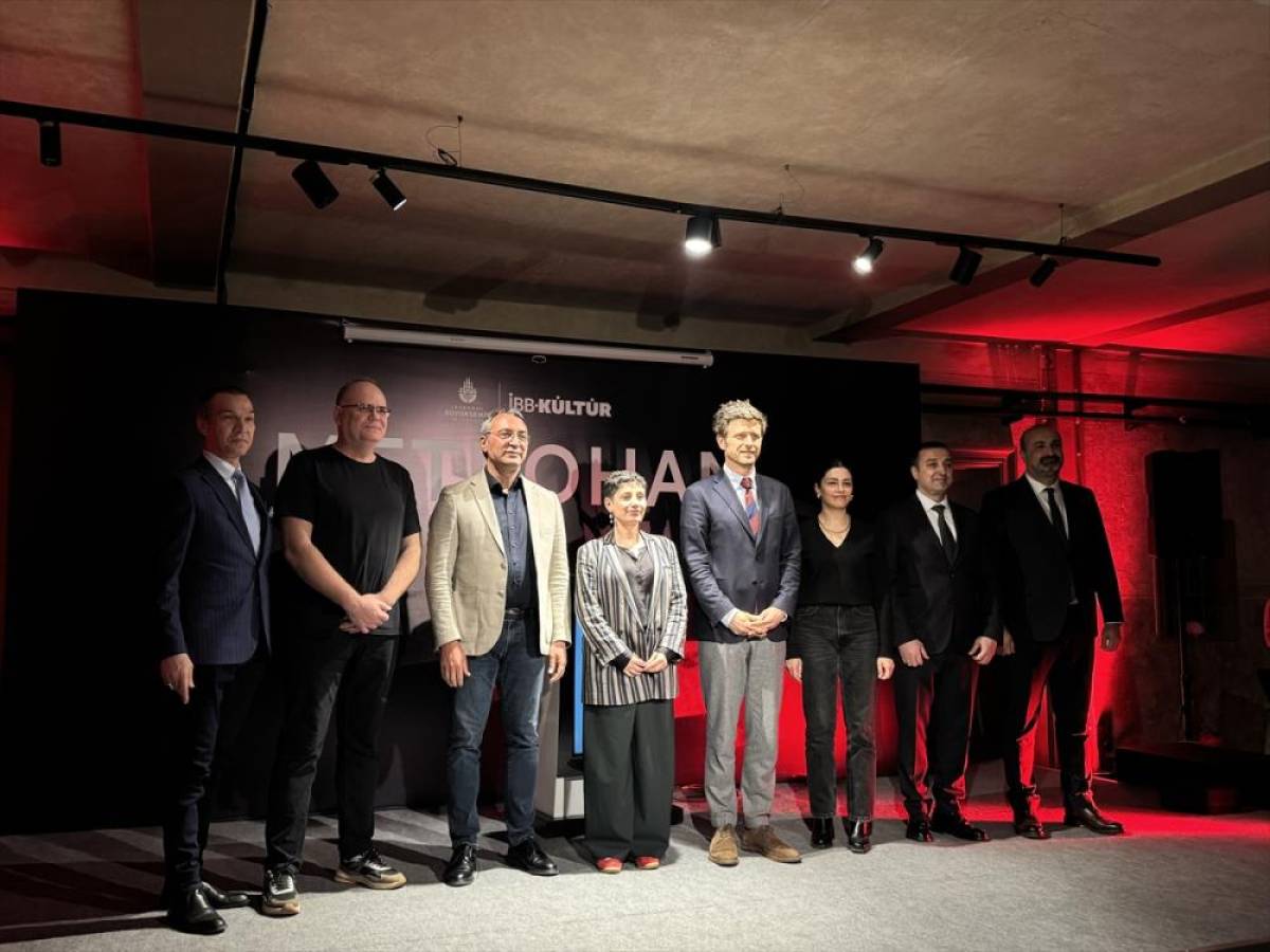 "Bel&ccedil;ika-İstanbul Sanat K&ouml;pr&uuml;s&uuml;" sergisi a&ccedil;ıldı