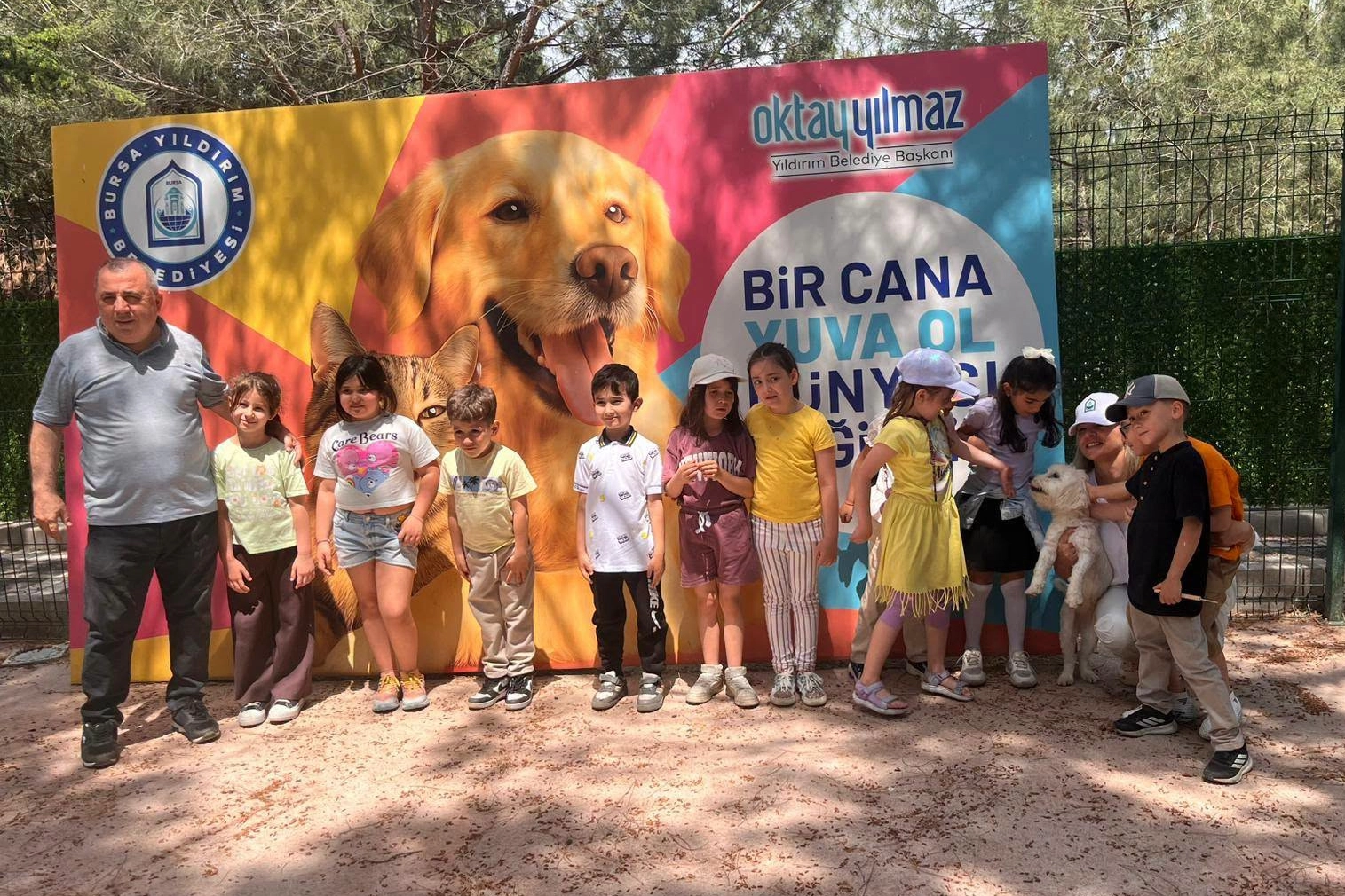 Bursa Yıldırım'da sahisiz sokak hayvanları &ouml;ğrencileri ağırladı
