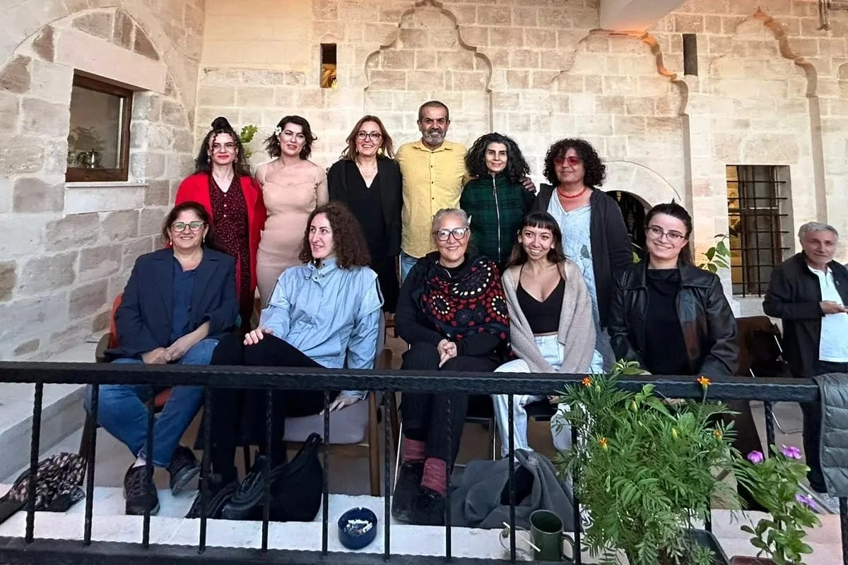 Meyman Mardı̇n Sanatevı̇ &lsquo;&rsquo;Mı̇safı̇r&rsquo;&rsquo; sergı̇sı̇yle kapılarını açtı