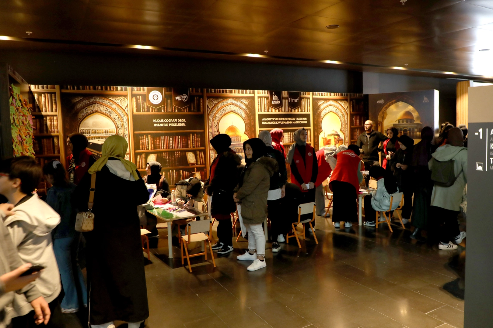 Karatay Kent Konseyi Gen&ccedil;lik Meclisi&rsquo;den &ldquo;Konya Kitap G&uuml;nleri&rdquo;nde anlamlı stant