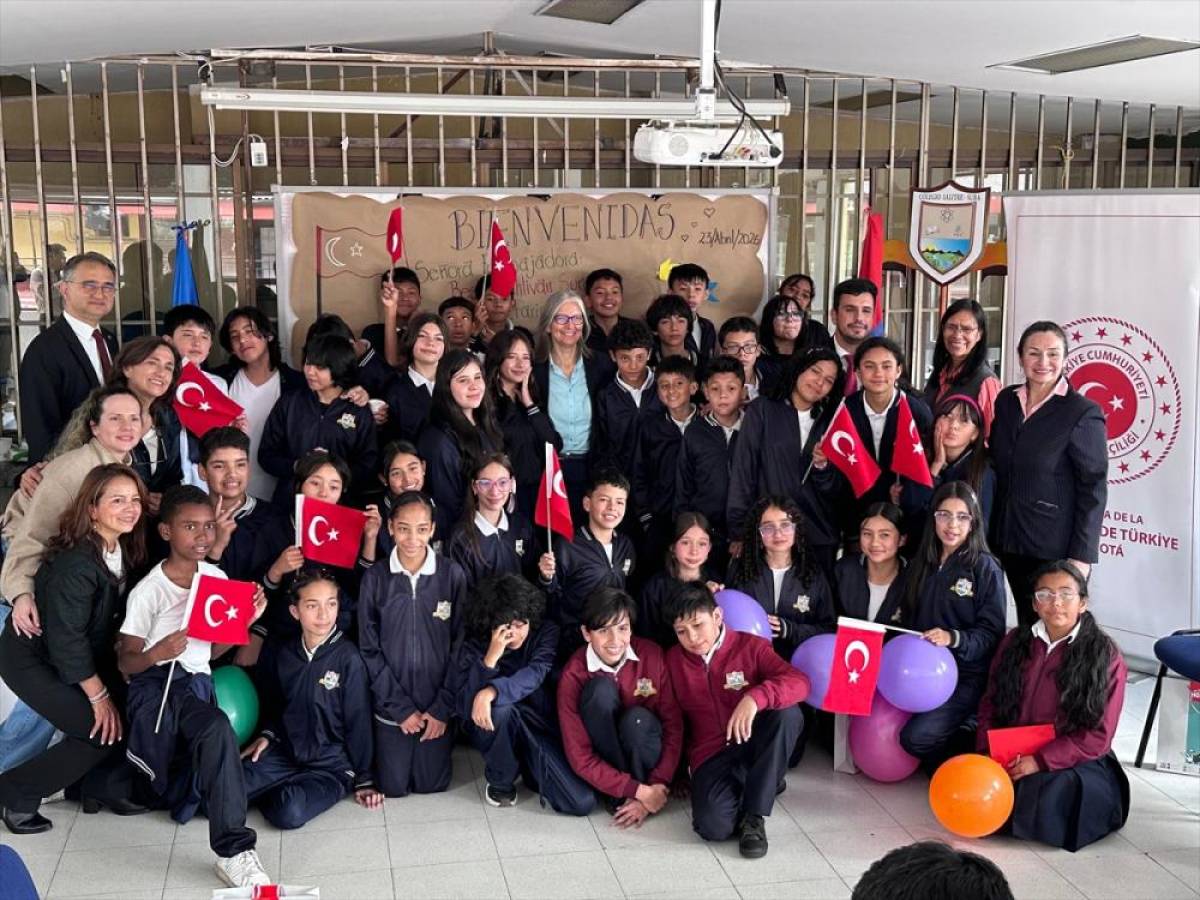 Kolombiya'da 23 Nisan Ulusal Egemenlik ve &Ccedil;ocuk Bayramı kutlandı