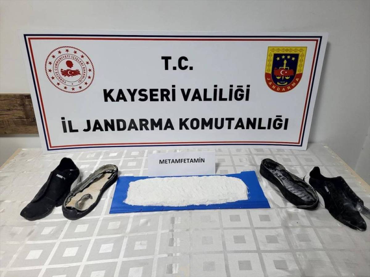 Kayseri'de ayakkabı tabanına uyuşturucu gizleyen şüpheli gözaltına alındı