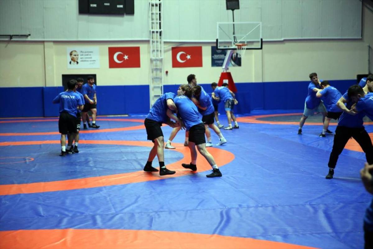 G&uuml;reşe ağabeyleri sayesinde başlayan milli sporcunun hedefi Avrupa şampiyonluğu