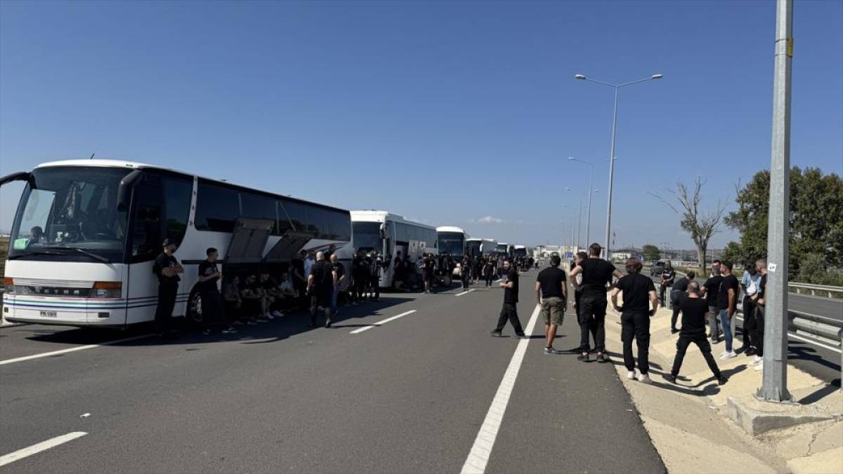 PAOK taraftarları Galatasaray maçı için Türkiye'ye geldi