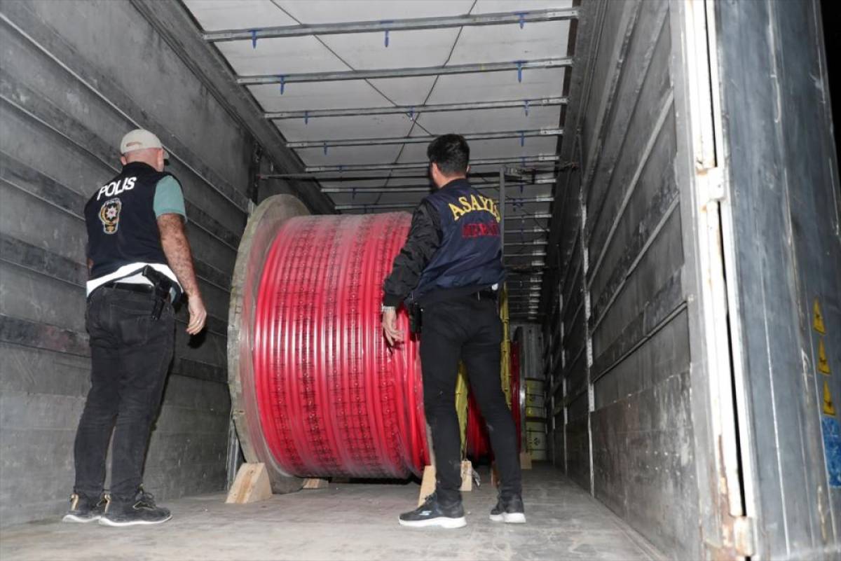 Mersin'de dolandırıcılık iddiasıyla yakalanan 2 şüpheli tutuklandı