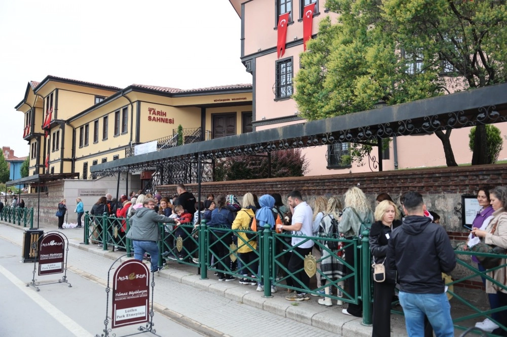 Eskişehir&rsquo;de m&uuml;zeler ve parklar doldu taştı