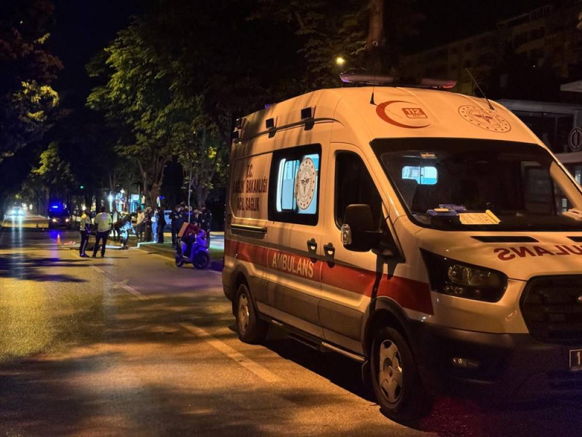 Bursa'da ref&uuml;je &ccedil;arpan motokurye &ouml;ld&uuml;