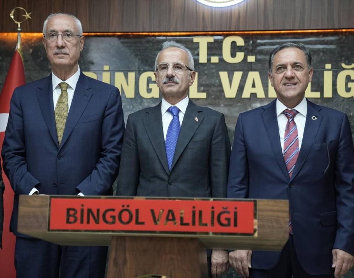 Ulaştırma ve Altyapı Bakanı Uraloğlu, Bingöl'de çeşitli ziyaretler gerçekleştirdi